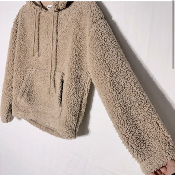 5/$25 Weekend Edition Tan Beige Sherpa Teddy Pullover Hoodie M - Picture 3 of 14
